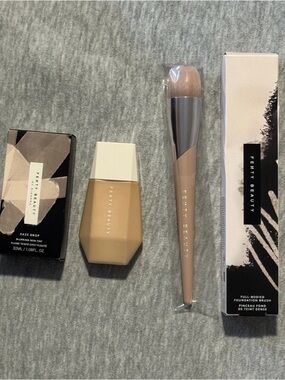 Fenty Beauty Eaze Drop Foundation & Full-Bodied Brush - Beige/Tan